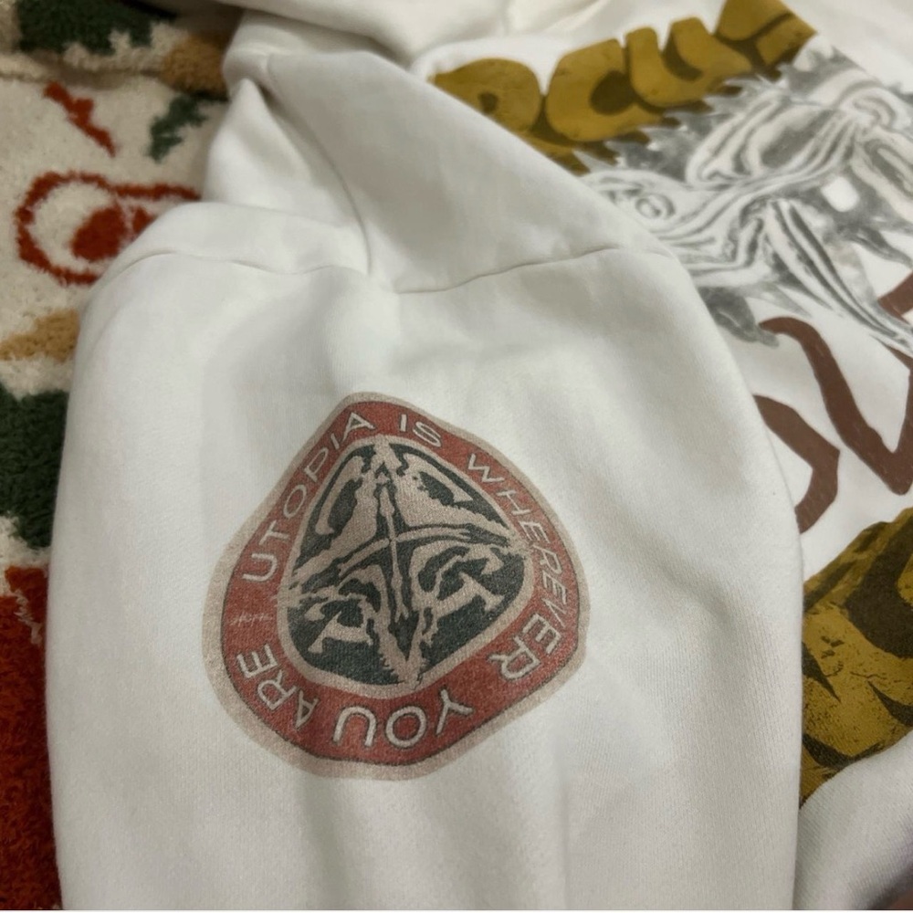 Travis Scott White Graphic Hoodie
Worn once. - Picture 6 of 7